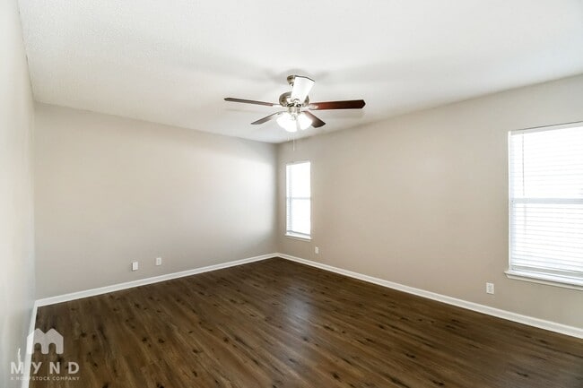 Building Photo - 100 Autumn Springs Ct W