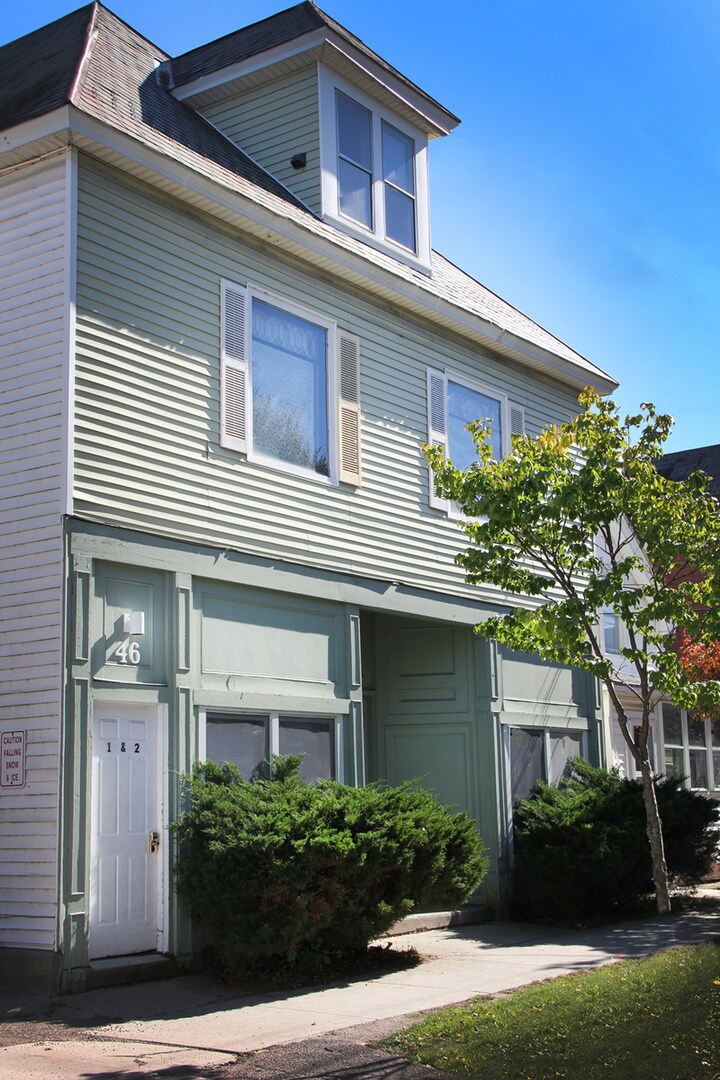 Building Photo - 46 N Champlain St