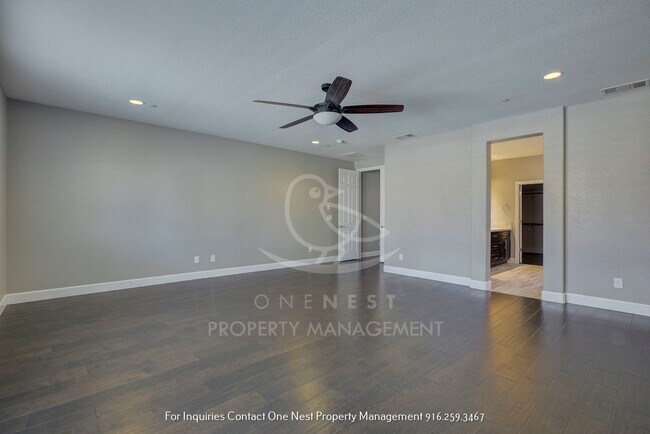 Building Photo - Offering a 6 Month Lease | 4 Bedroom 3 Bathroom Plumas Lake Beauty!