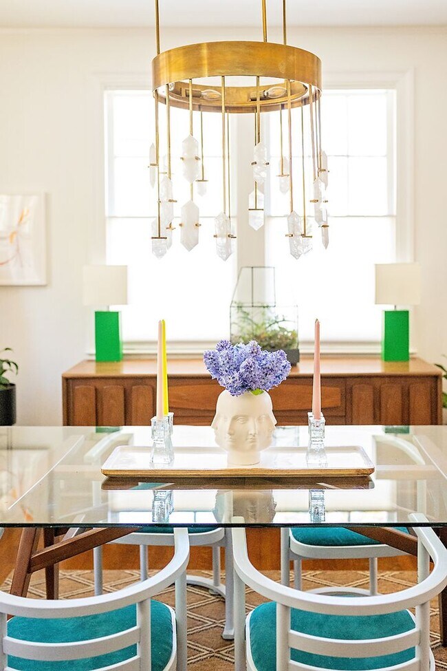 Building Photo - Bull St Bungalow