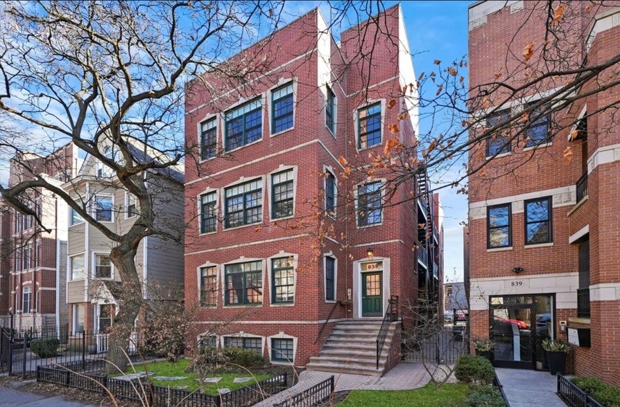 Front view Building - 835 W Bradley Pl