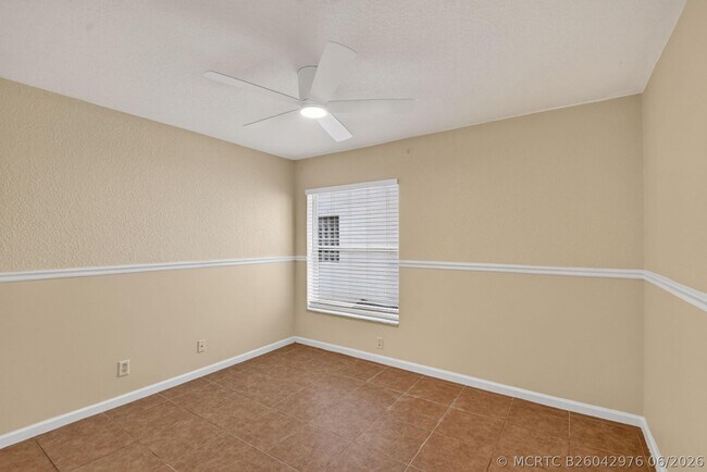 Building Photo - 1107 Big Torch St
