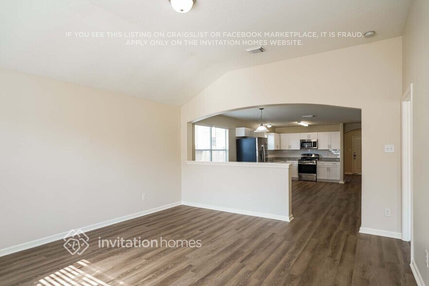 Building Photo - 8583 Chaletford Dr