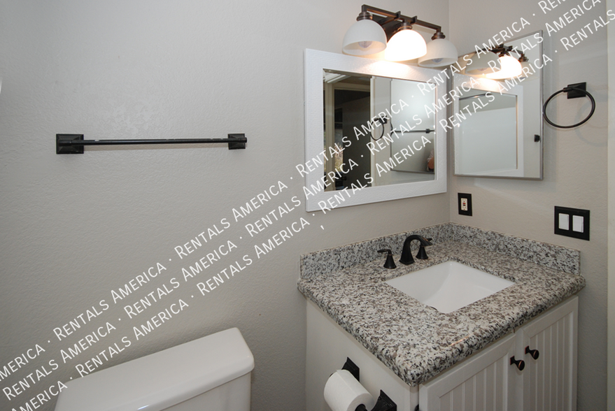 Building Photo - 3241 W Blackhawk Dr