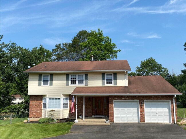 Building Photo - 213 Fort Lee Pl