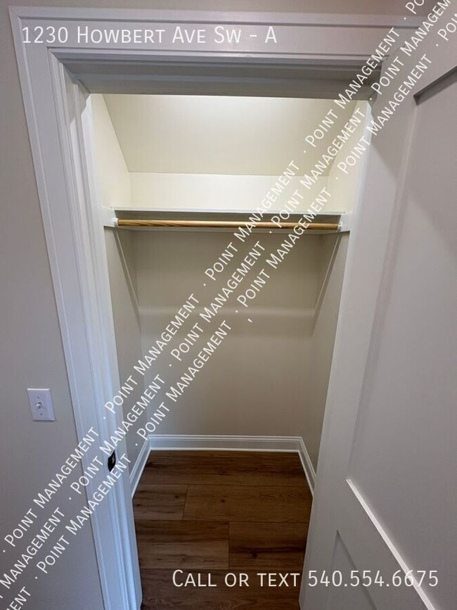 Building Photo - 1230 Howbert Ave SW