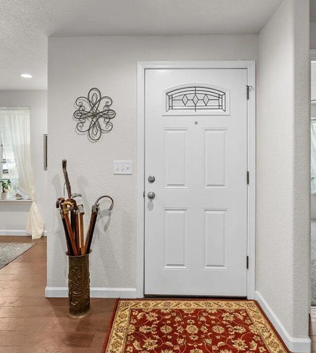 Building Photo - 3BED2BATH - NEWLY REMODELED, 2CAR GARAGE, LARGE FENCED YARD, WASHER/DRYER