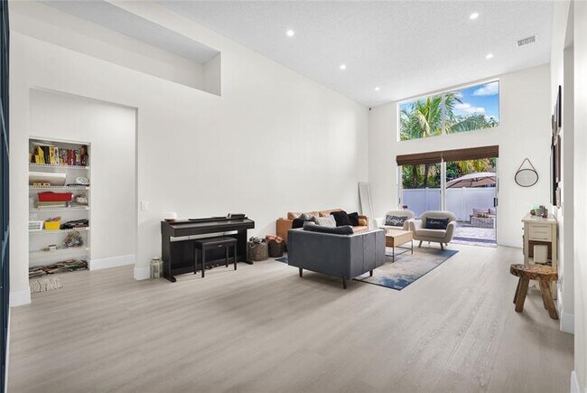 Building Photo - 6386 NW 78th Pl