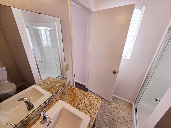 Building Photo - 1108 Meadbrook St