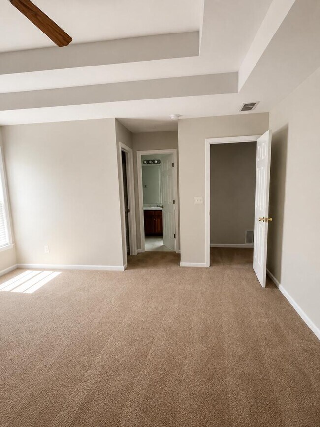Building Photo - 212 Rankin Cir