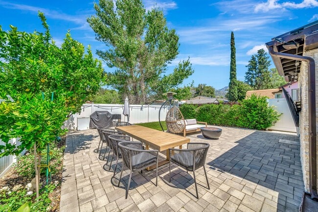 Building Photo - 7847 Apperson St