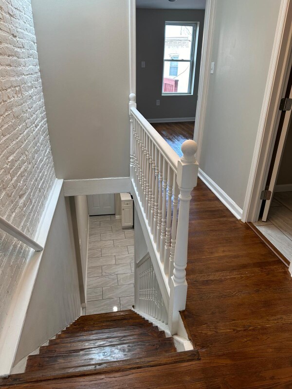 Building Photo - 1204W Cross St