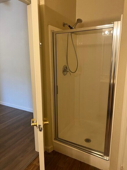 Building Photo - 10550 W Alexander Rd