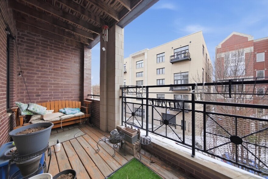 Building Photo - 2114 W Rice St