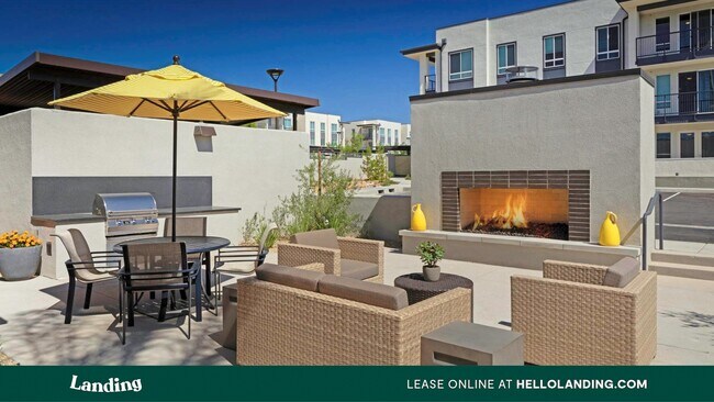 Building Photo - 9314 W Russell Rd