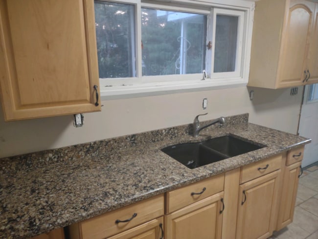 Building Photo - 105 Maher St