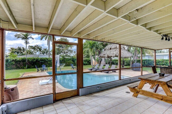 Building Photo - 7115 Venetian Way