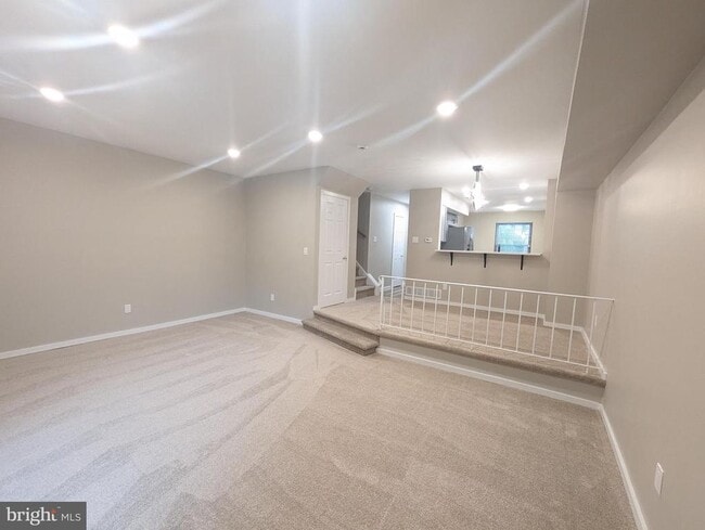 Building Photo - 988 Beechwood Pl