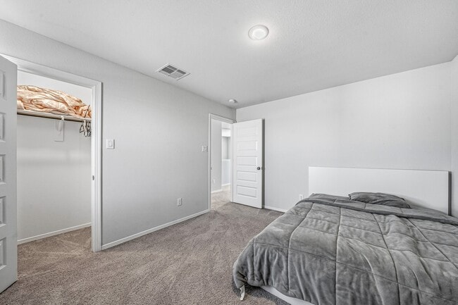 Building Photo - 5903 Dawning Sun Rd