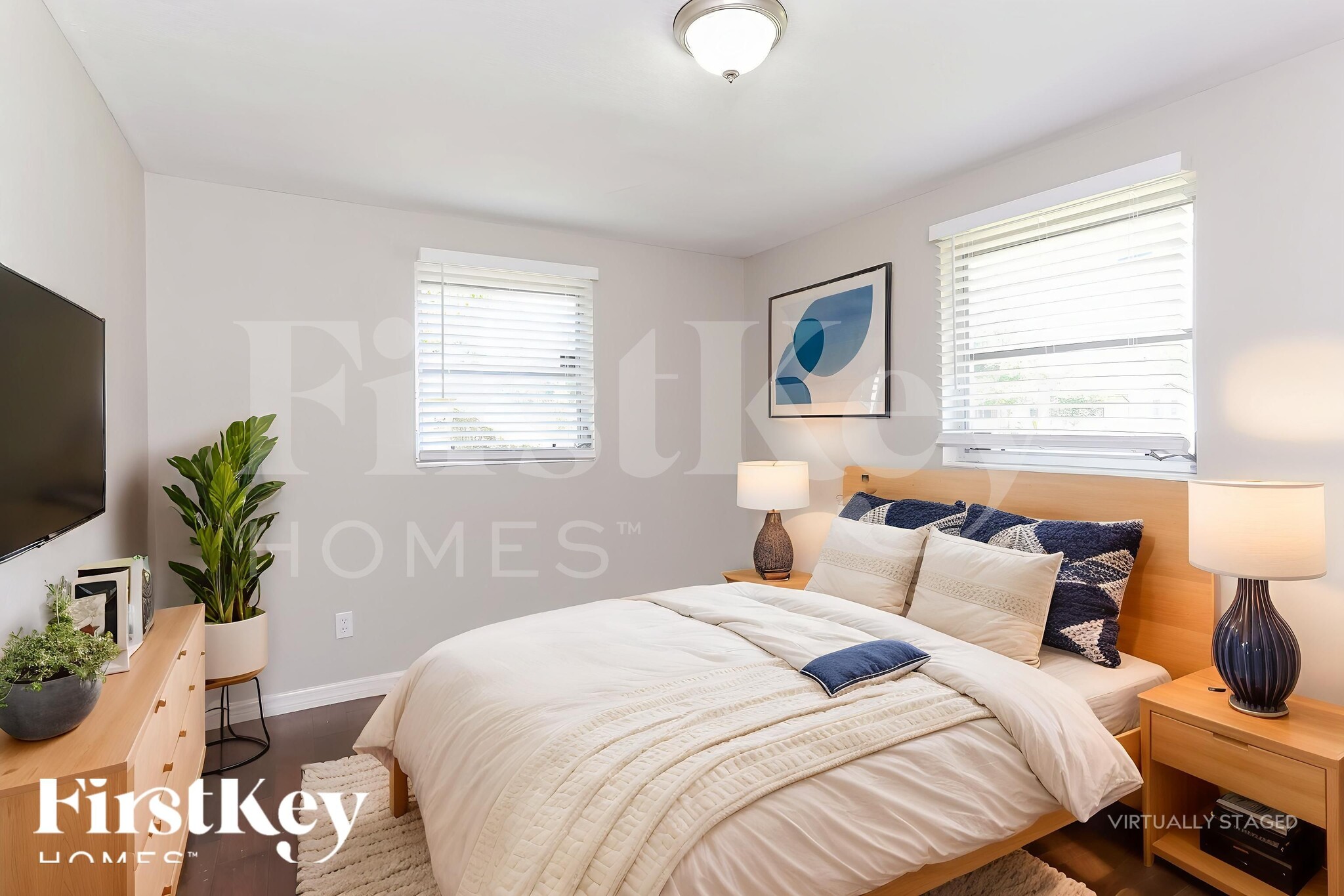 Building Photo - 447 W Clermont Dr