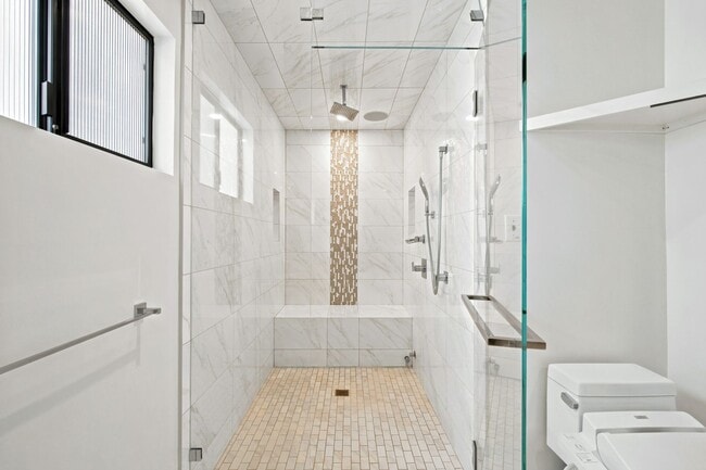 Building Photo - Privateer Duplex