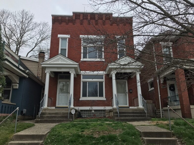 Brick duplex on a dead end street. Very safe street with lots of friendly neighbors. - 2221 Oakland Ave