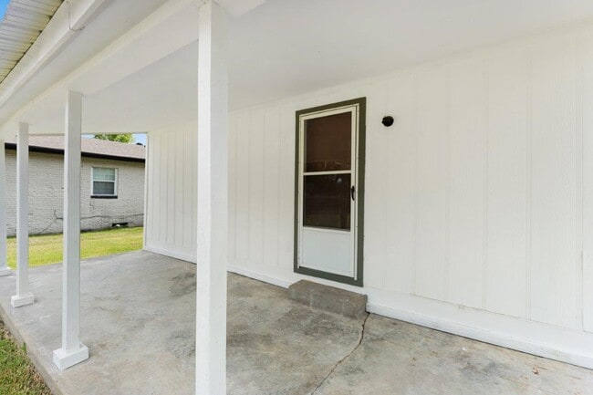 Building Photo - 610 Mcnabb St