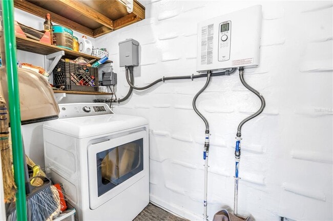 Building Photo - 2421 Covina Way S