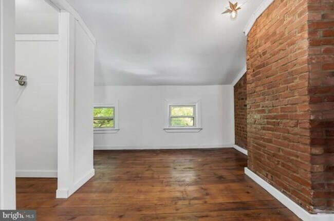 Building Photo - Enchanting Fells Point SFH 2bd/1.5ba w/ CAC, Modern Features, W/D and more! Available 3/1