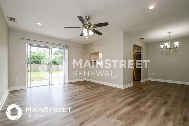 Building Photo - 2330 Northview Dr