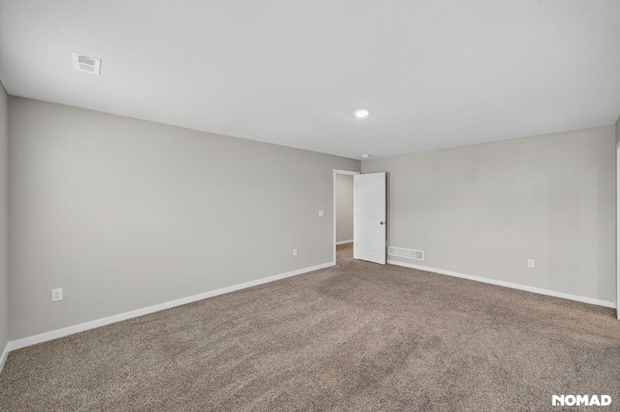 Building Photo - 912 Maywood Ln