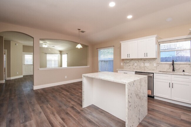 Building Photo - 20922 Barbons Heath Ct