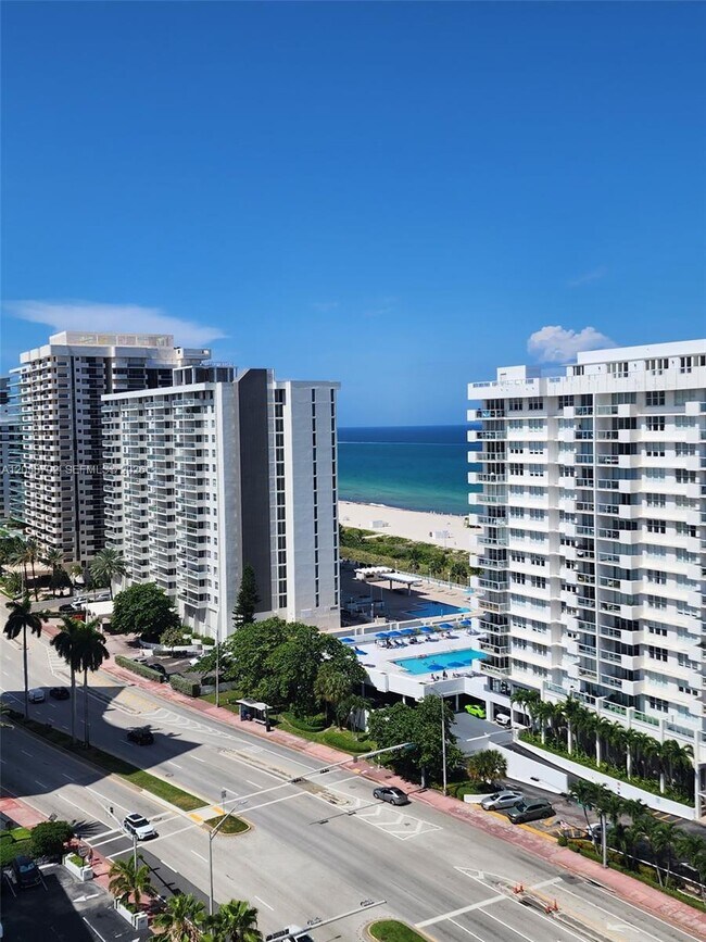 Building Photo - 5600 Collins Ave