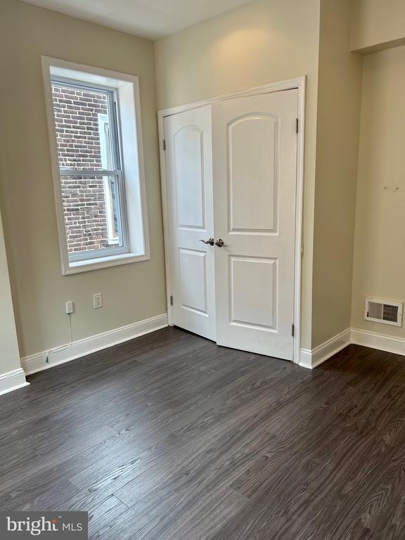 Building Photo - 3013 W Oxford St