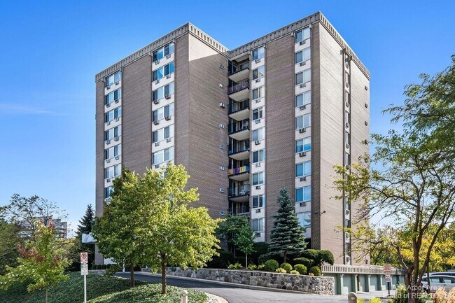 Primary Photo - 1050 Wall St