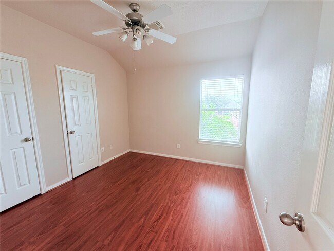Building Photo - 13907 Normandy Ct