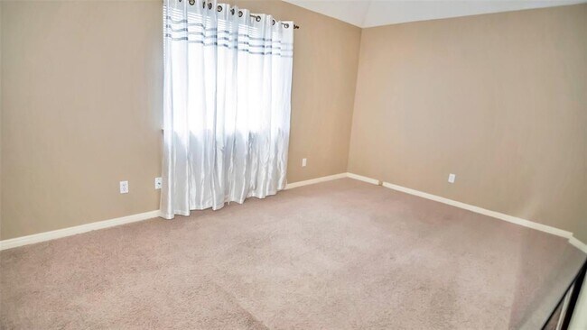 Building Photo - 2808 White Oak Ln