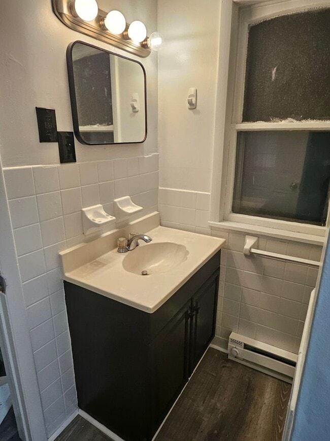 Building Photo - 850 Union St