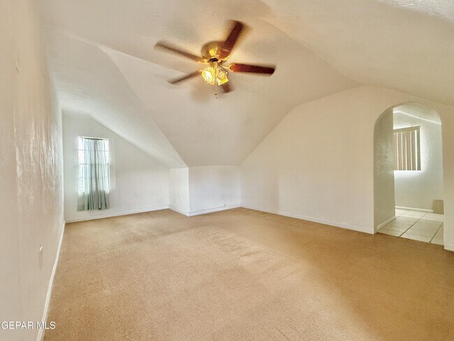 Building Photo - 611 New York Ave