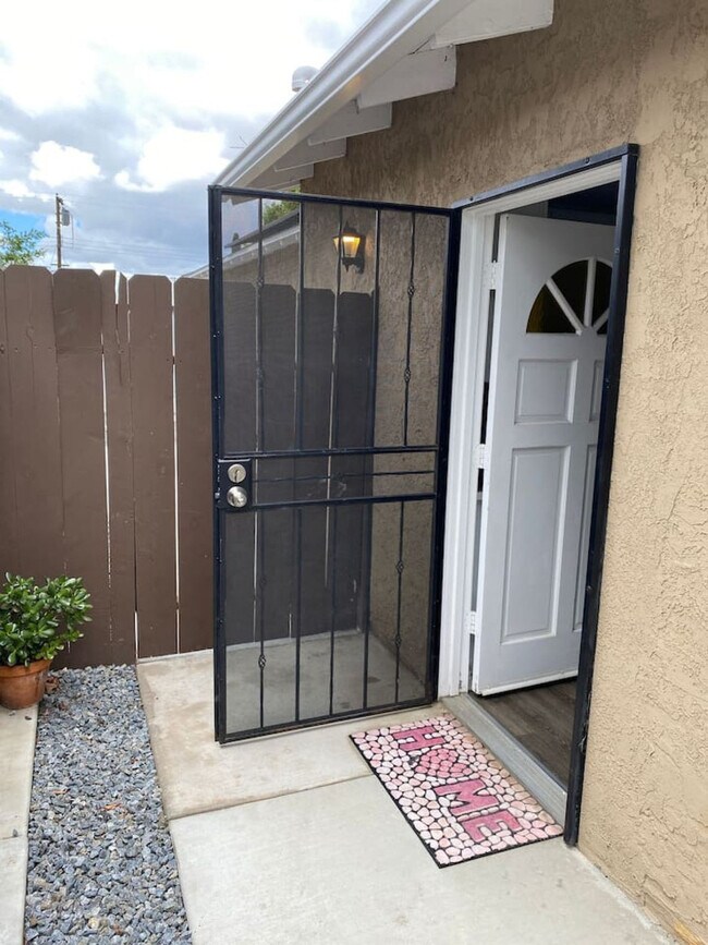 Building Photo - 910 S Lincoln Ave