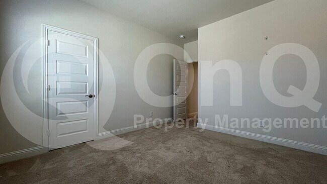 Building Photo - 333 ELK Dr