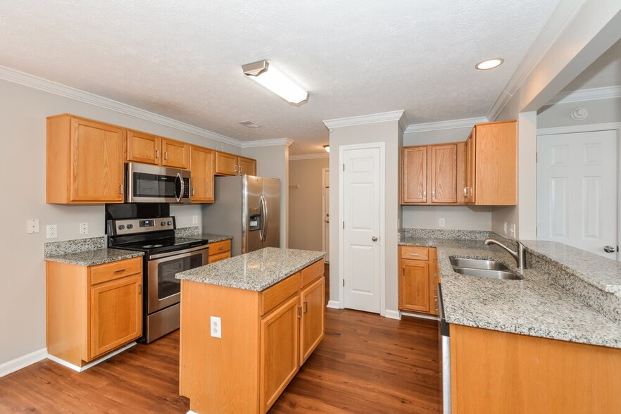 Building Photo - 3514 Longhaven Crossing