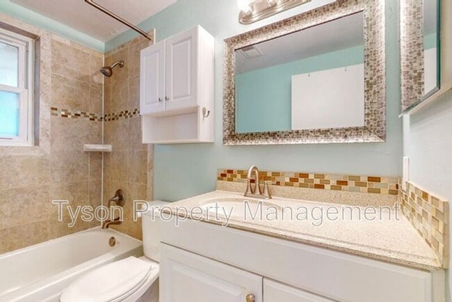 Building Photo - 3321 Cardenas Dr NE