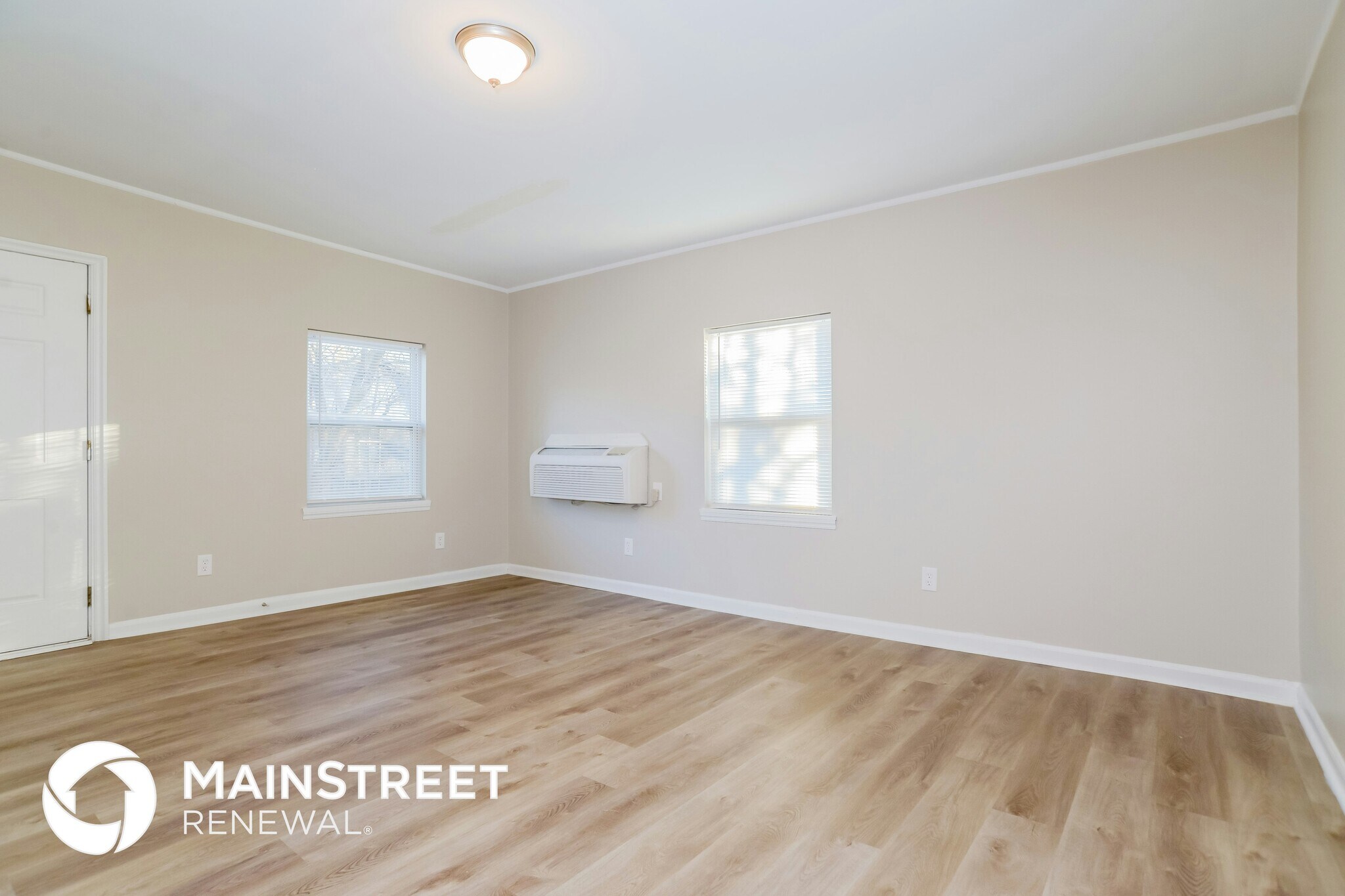 Building Photo - 1004 S Brockway St