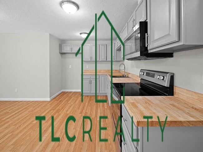 Building Photo - Beautiful Home on Corner Lot