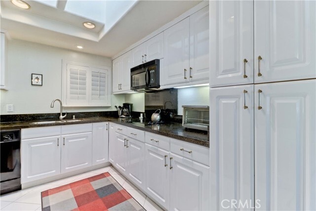 Building Photo - 881 Via Mendoza