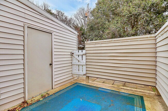 Building Photo - 2-Bedroom in the perfect location! ***First month free with a 13-month lease.***