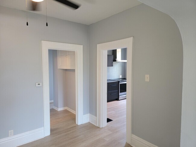 Building Photo - 1106 E Whittier St