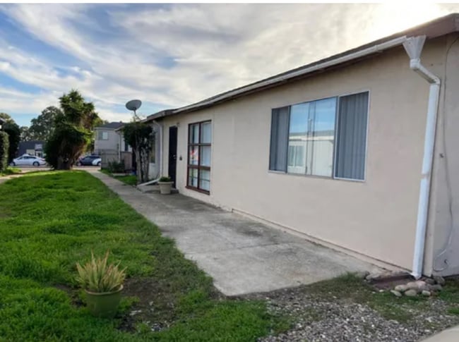 Primary Photo - 4460 Clairemont Mesa Blvd