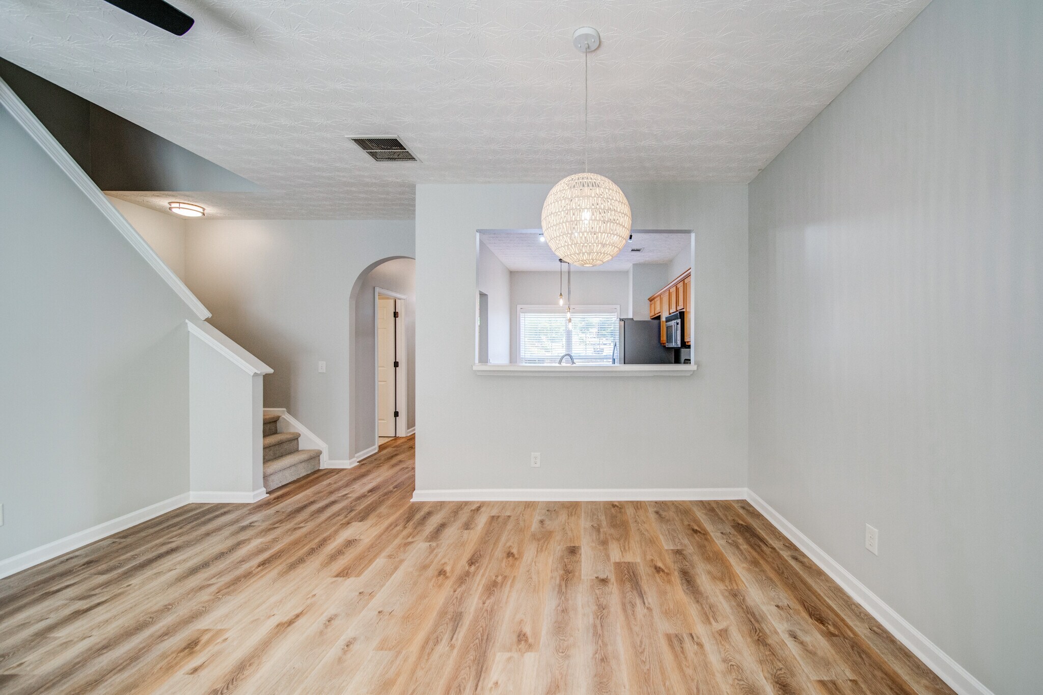 Building Photo - 211 Pearl Chambers Dr